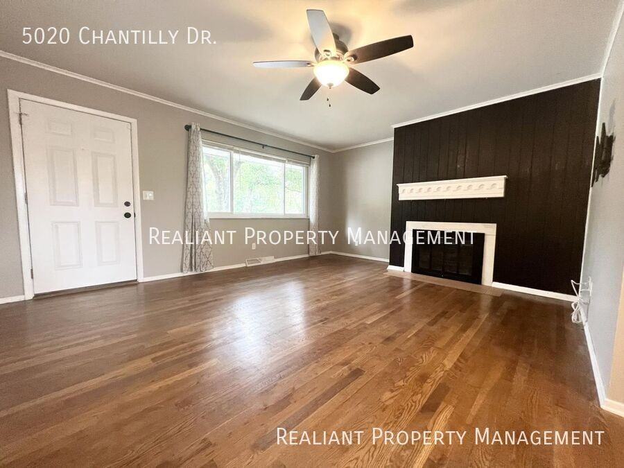 5020 Chantilly Drive - Photo 3 of 19