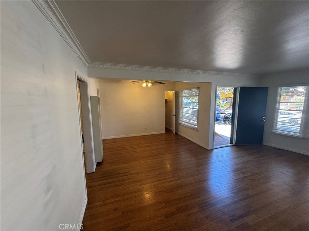 5078 Pickford St - Photo 4 of 10