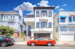 featured image of 2816 Manhattan Ave