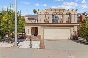 featured image of 16513 Moorpark St