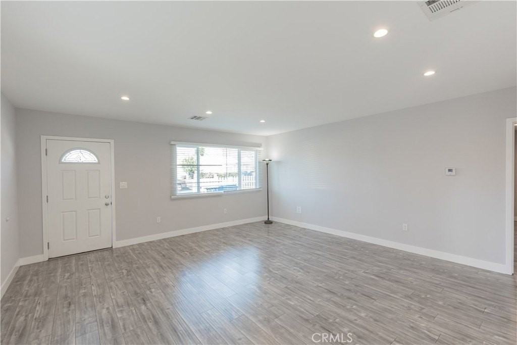 6848 Willis Ave - Photo 4 of 17