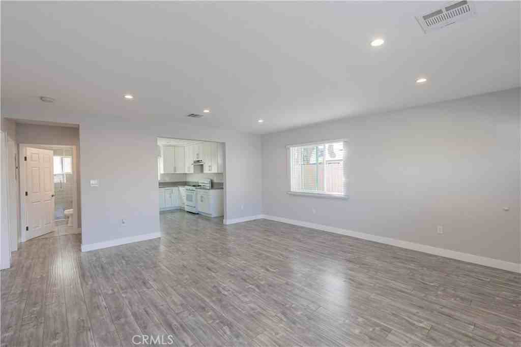 6848 Willis Ave - Photo 5 of 17