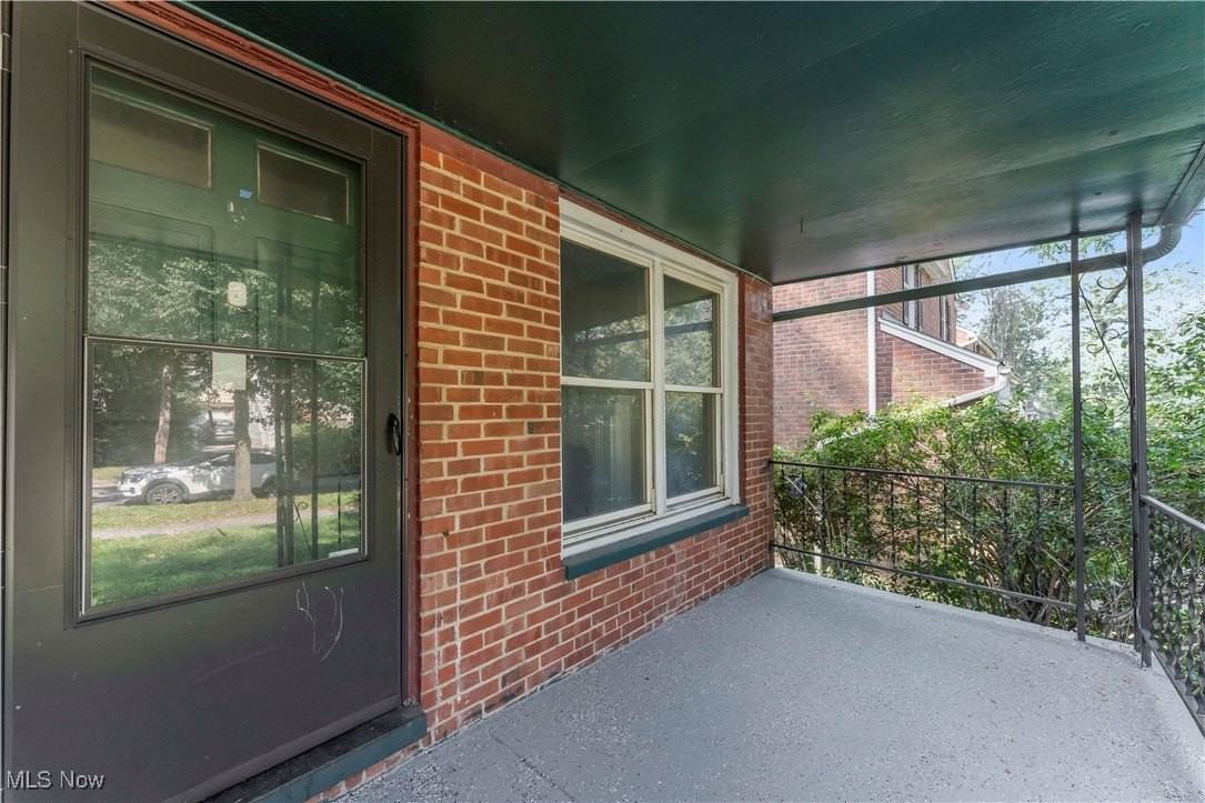 20716 Kenyon Dr - Photo 3 of 27