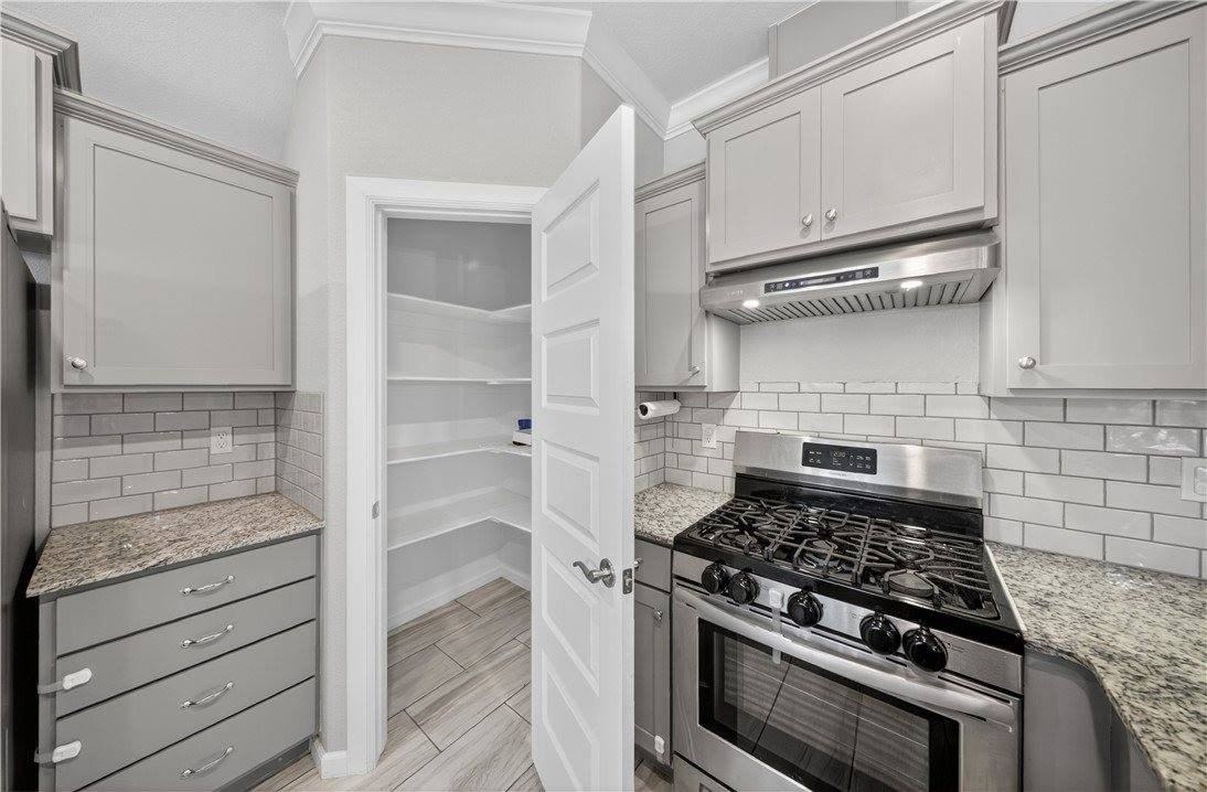 440 Willow Drive - Photo 6 of 26