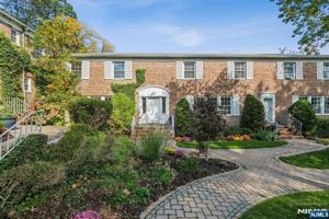 featured image of 12 S Mountain Ave