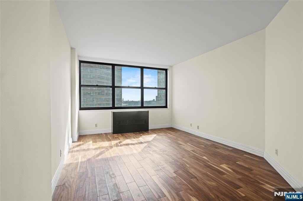 7004 Kennedy Blvd W - Photo 4 of 30