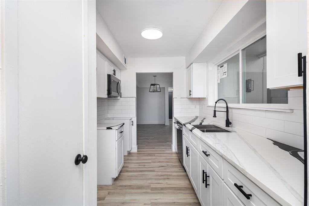 4140 Towngate Blvd - Photo 3 of 28