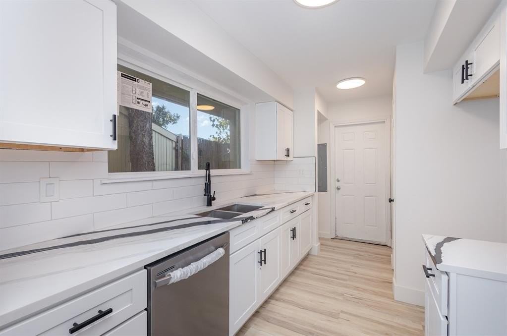 4140 Towngate Blvd - Photo 5 of 28