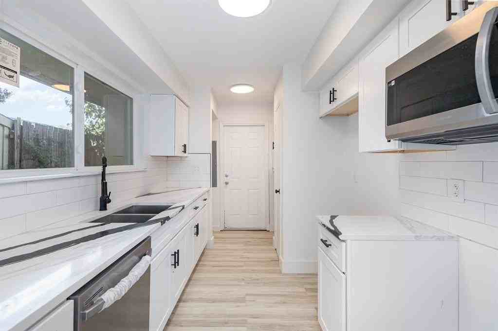 4140 Towngate Blvd - Photo 6 of 28