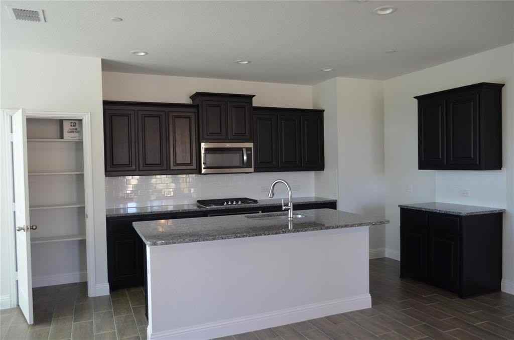 5501 Crosby Dr - Photo 7 of 34