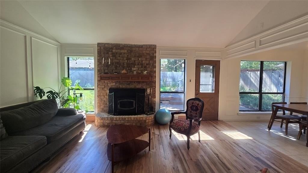 1001 Woodhaven Ct - Photo 5 of 22