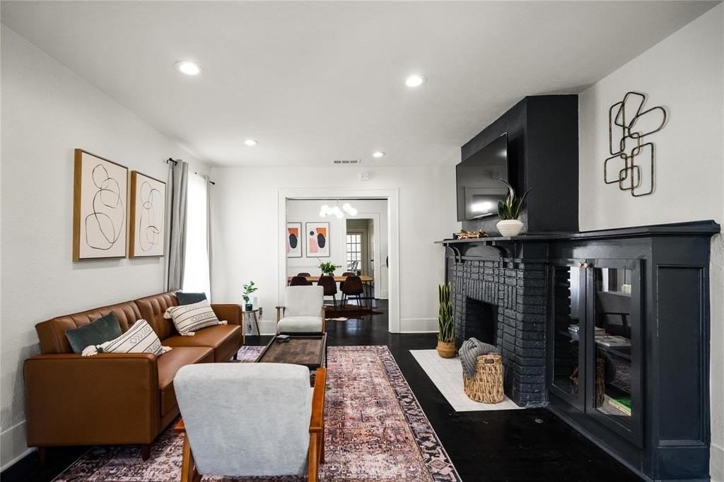 5420 Worth St - Photo 3 of 17