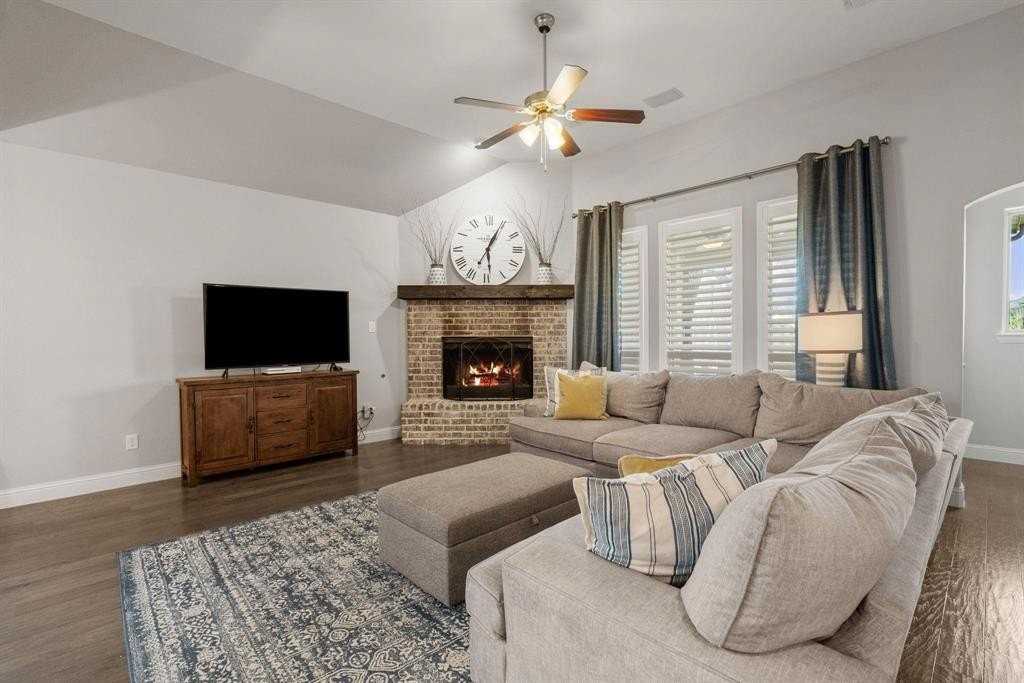 3738 Norwood Avenue - Photo 7 of 25