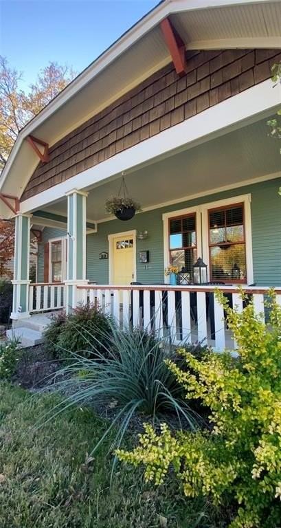 1628 S Henderson St - Photo 2 of 34