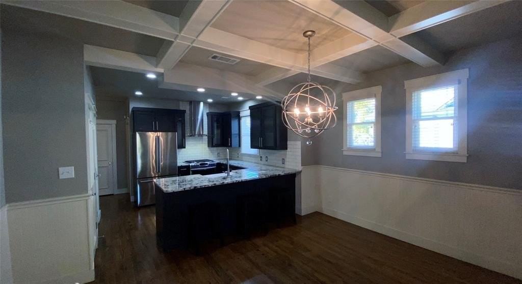 1628 S Henderson St - Photo 7 of 34