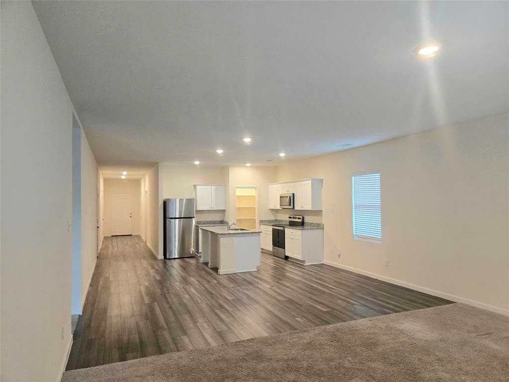 1825 Sandlin Drive - Photo 7 of 26