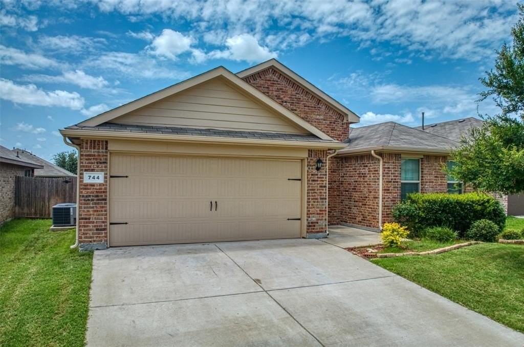 744 Walls Blvd - Photo 2 of 28