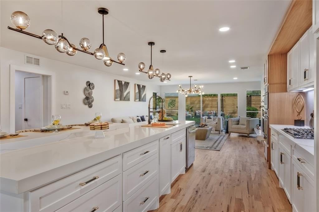 11115 Scotsmeadow Dr - Photo 4 of 40