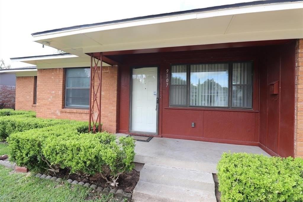 9107 Rustown Dr - Photo 2 of 30