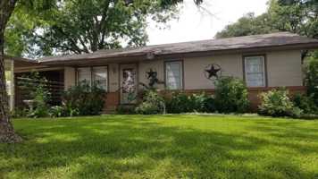 featured image of 1100 N Houston St