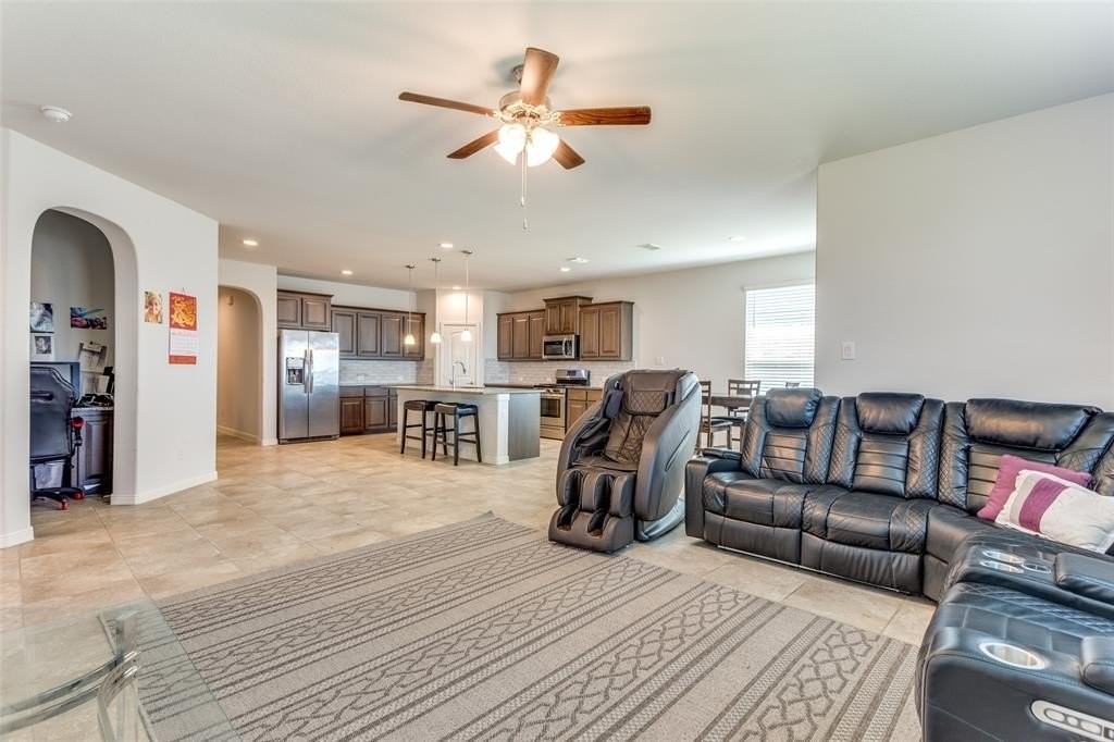 9333 Belle River Trl - Photo 3 of 12