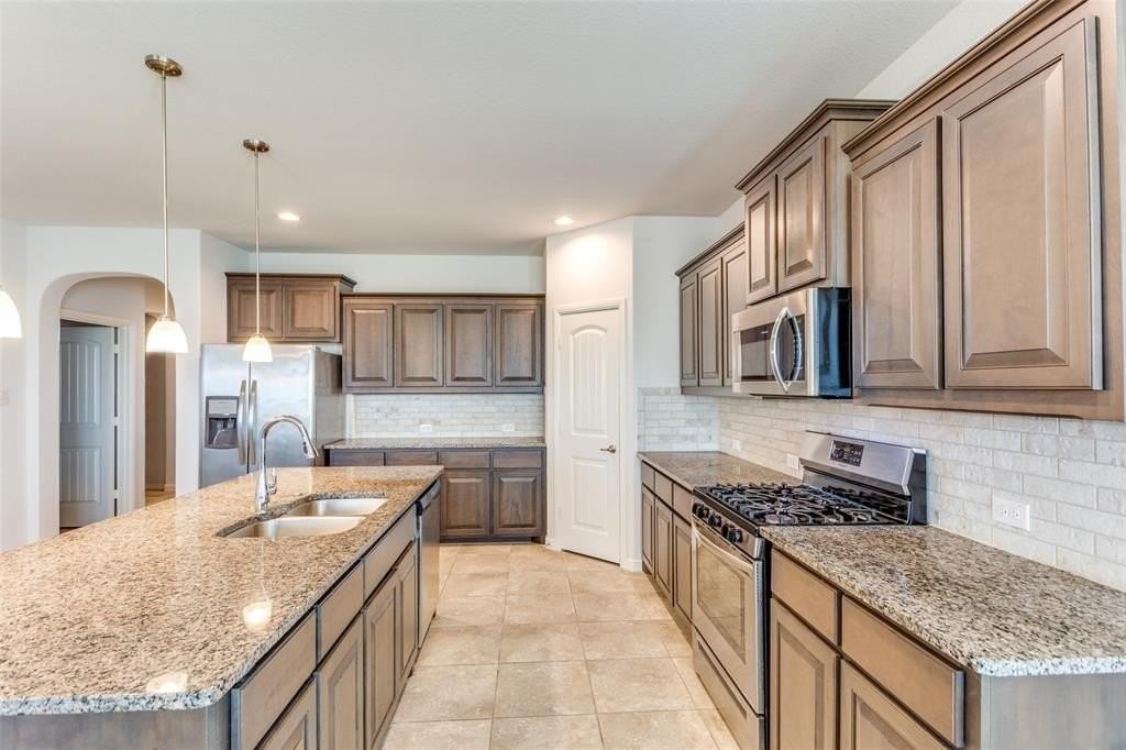 9333 Belle River Trl - Photo 6 of 12