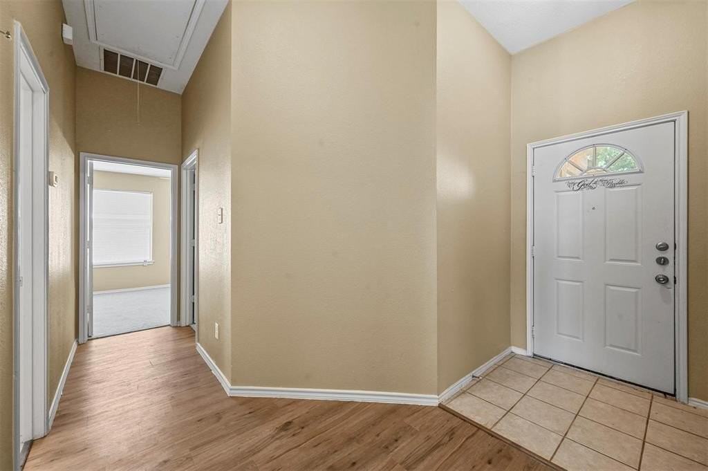 9229 Chesapeake Lane - Photo 6 of 22