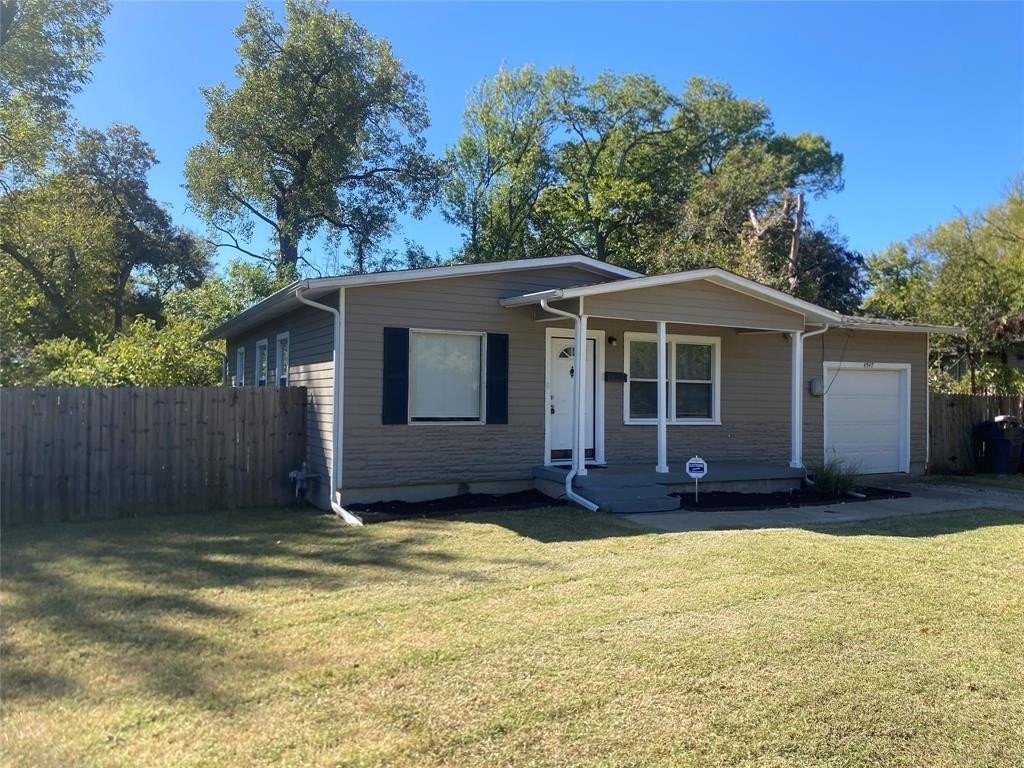 4947 Corrigan Ave - Photo 2 of 15