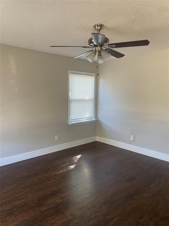 4947 Corrigan Ave - Photo 3 of 15