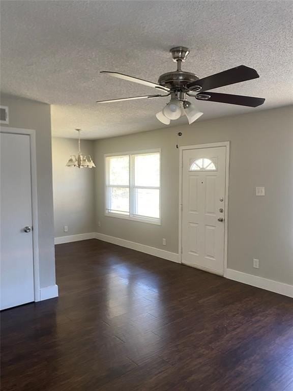 4947 Corrigan Ave - Photo 4 of 15