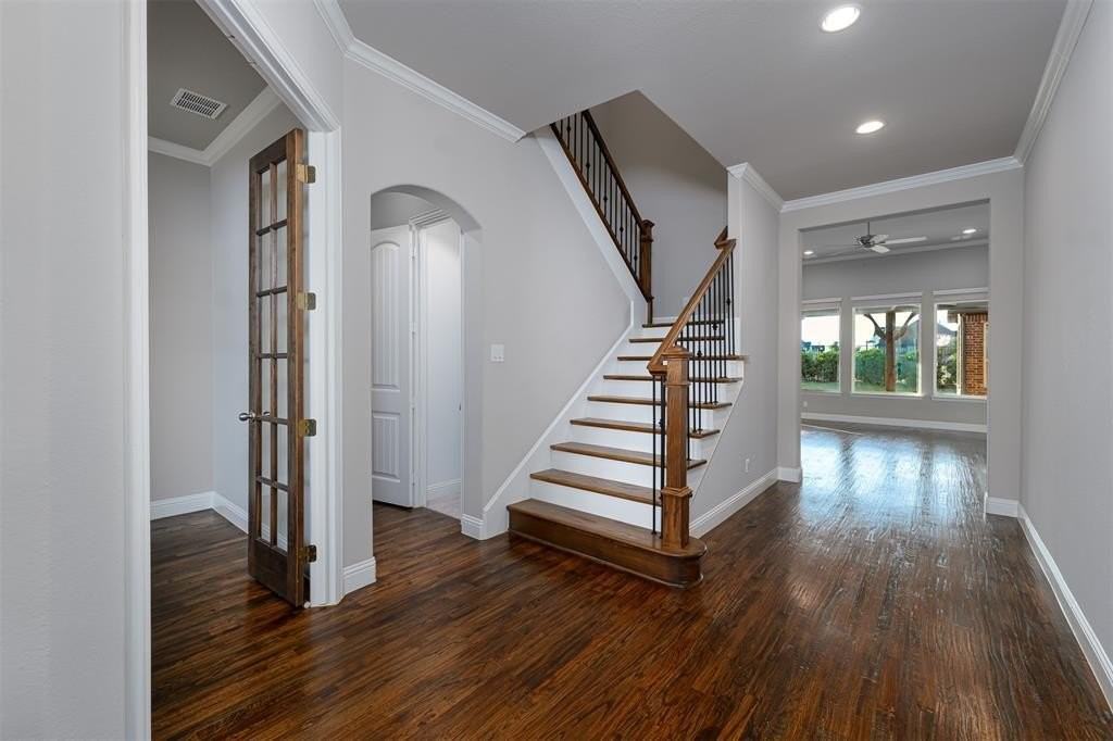 764 Tallgrass Dr - Photo 4 of 39