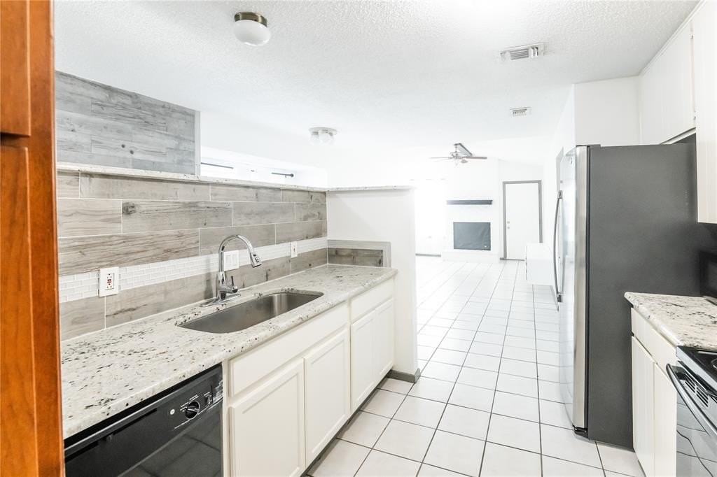 7324 Hyde Court - Photo 6 of 20