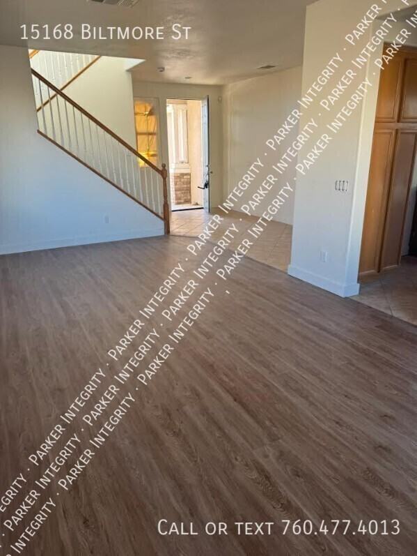 15168 Biltmore St - Photo 2 of 12