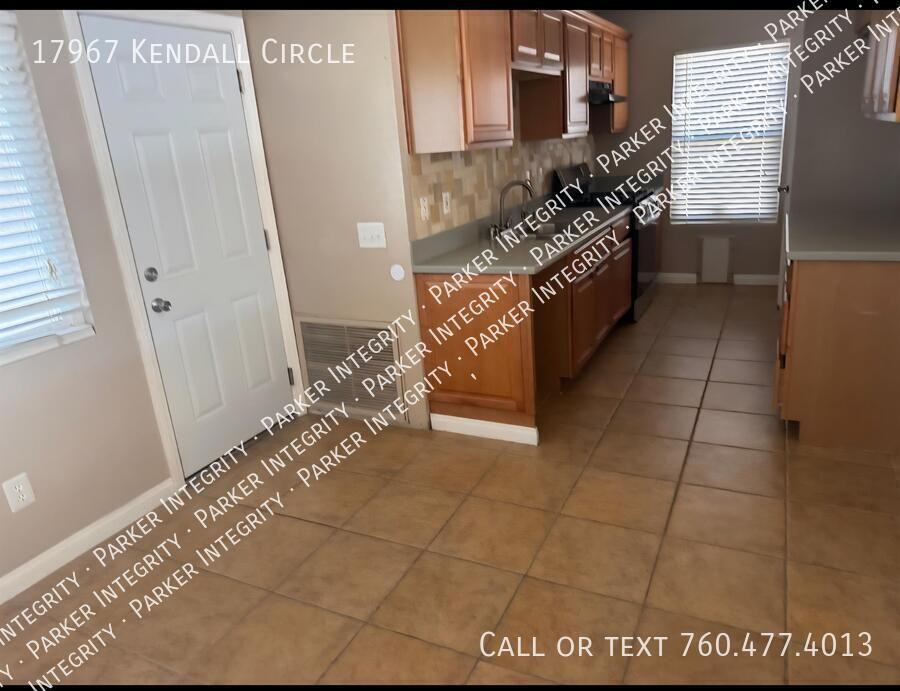 17967 Kendall Circle - Photo 4 of 20