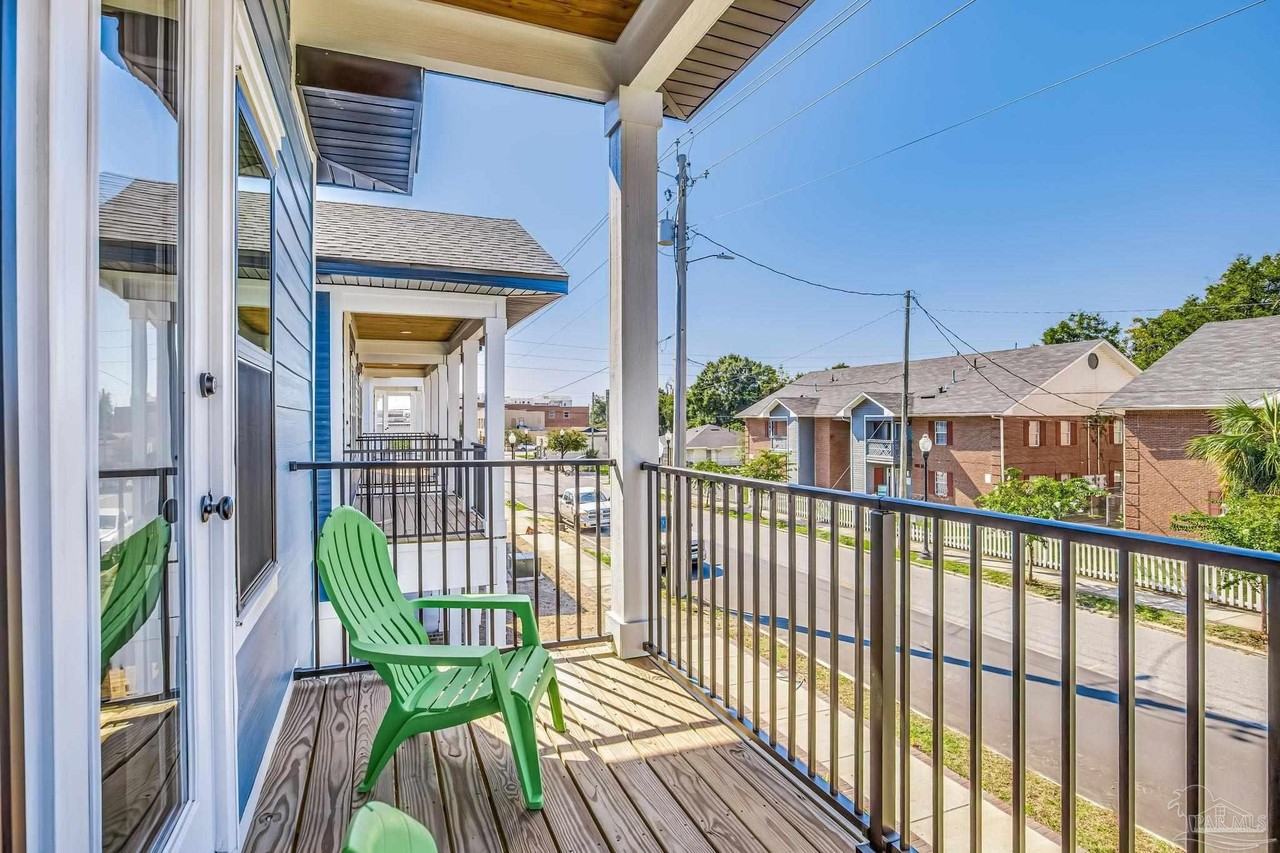 596 N De Villiers St #B - Photo 3 of 50