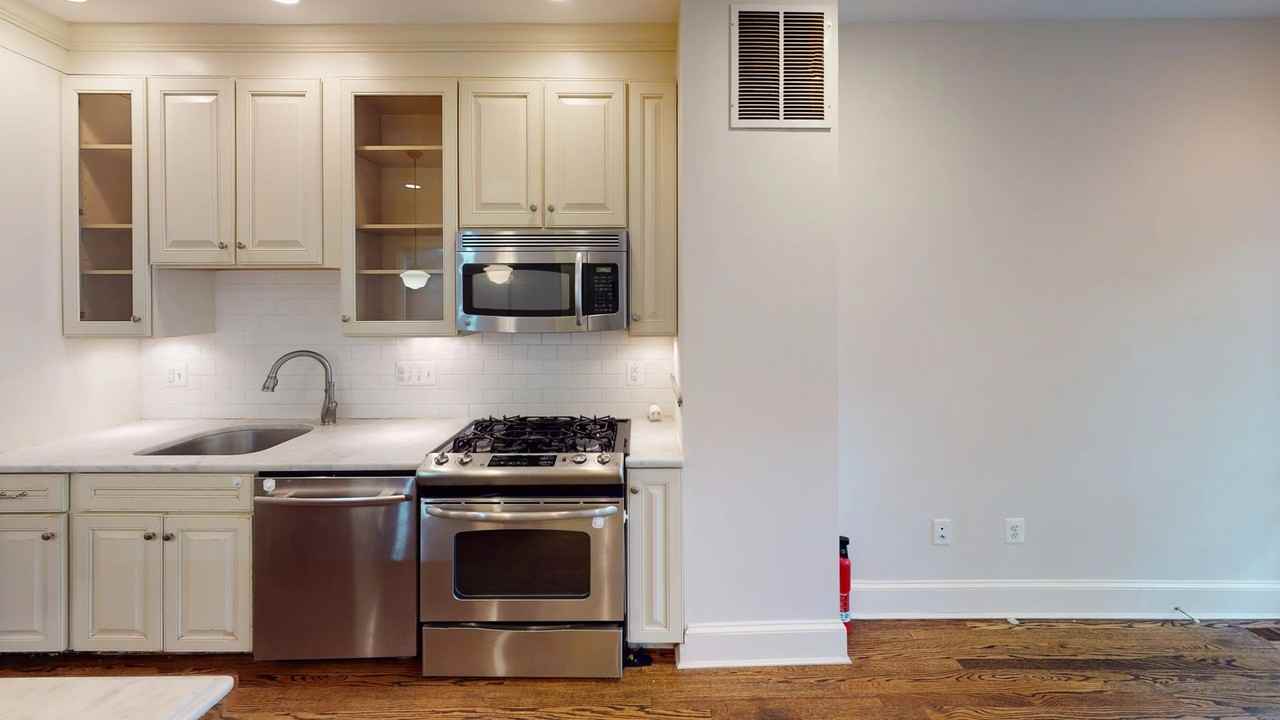 4405 5th St Nw - Photo 2 of 11