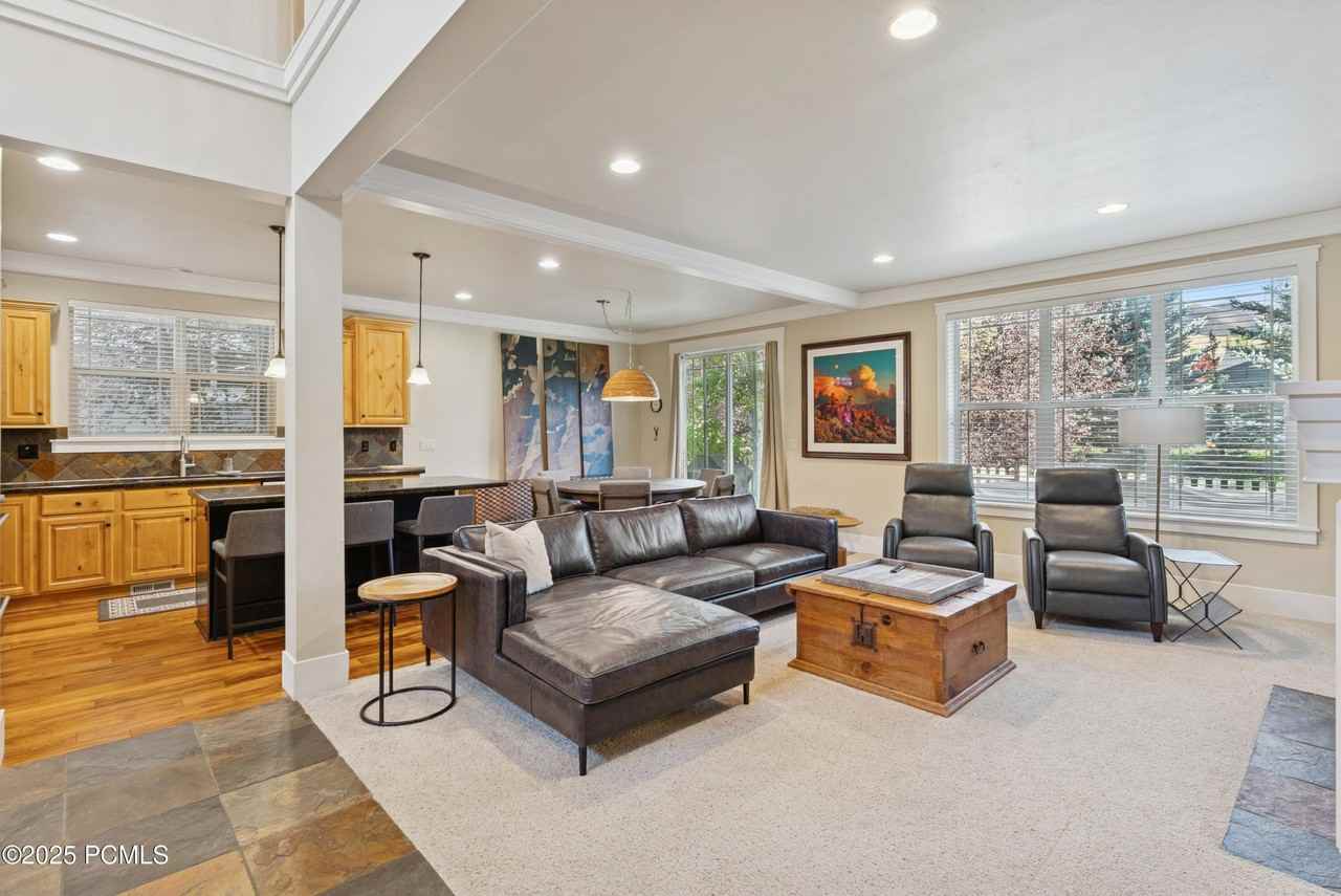 541 Craftsman Way - Photo 7 of 43