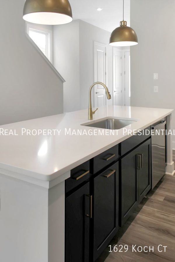 1629 Koch Ct - Photo 3 of 26