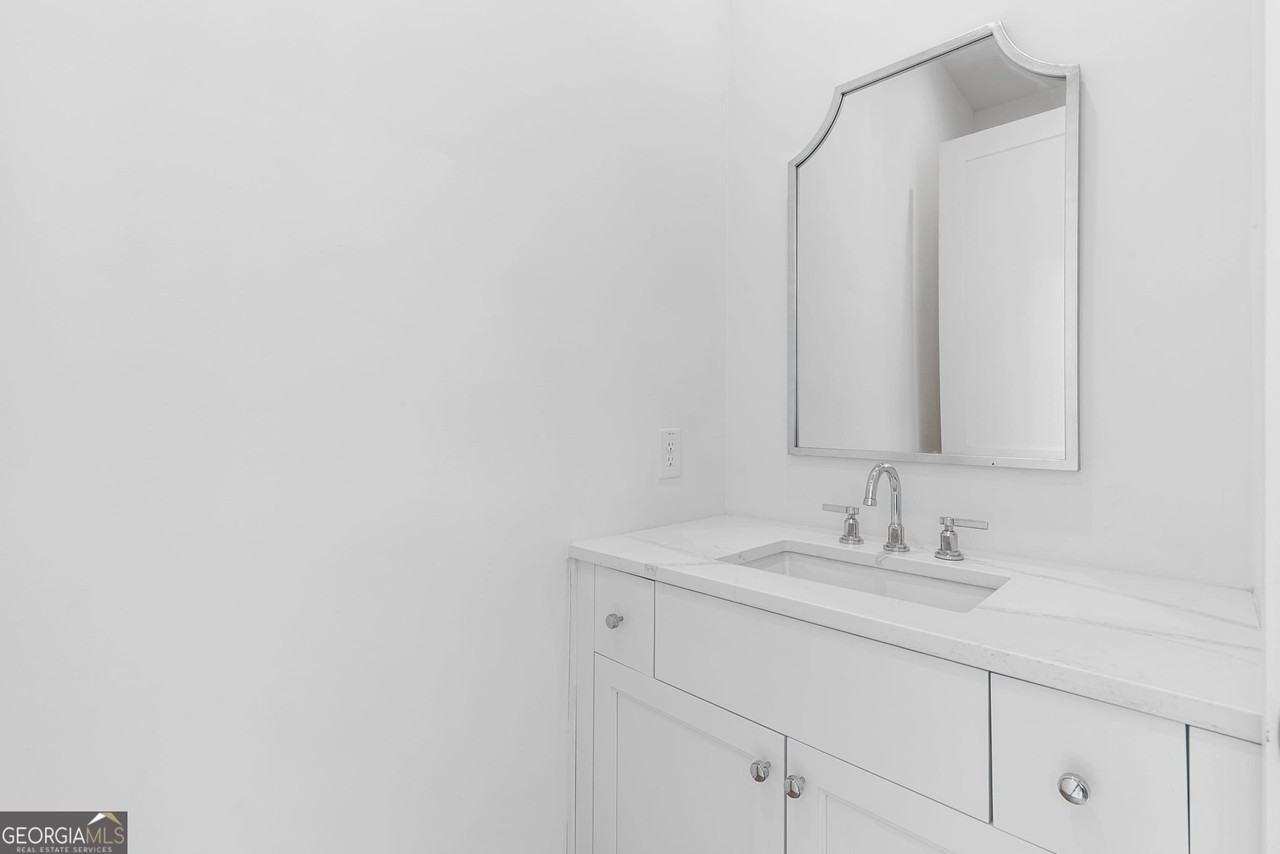 110 Central Ave - Photo 6 of 15