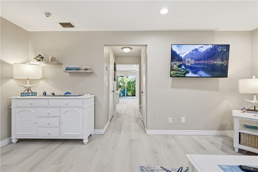 4019 Silver Palm Dr Unit 8 #8 - Photo 4 of 30