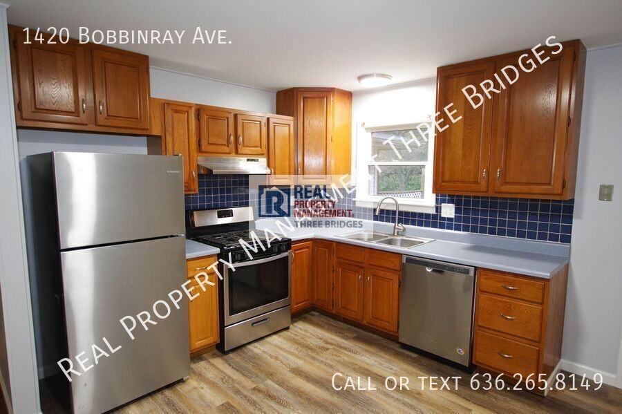 1420 Bobbinray Ave - Photo 3 of 20