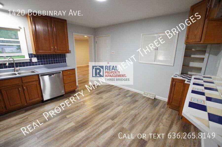 1420 Bobbinray Ave - Photo 5 of 20