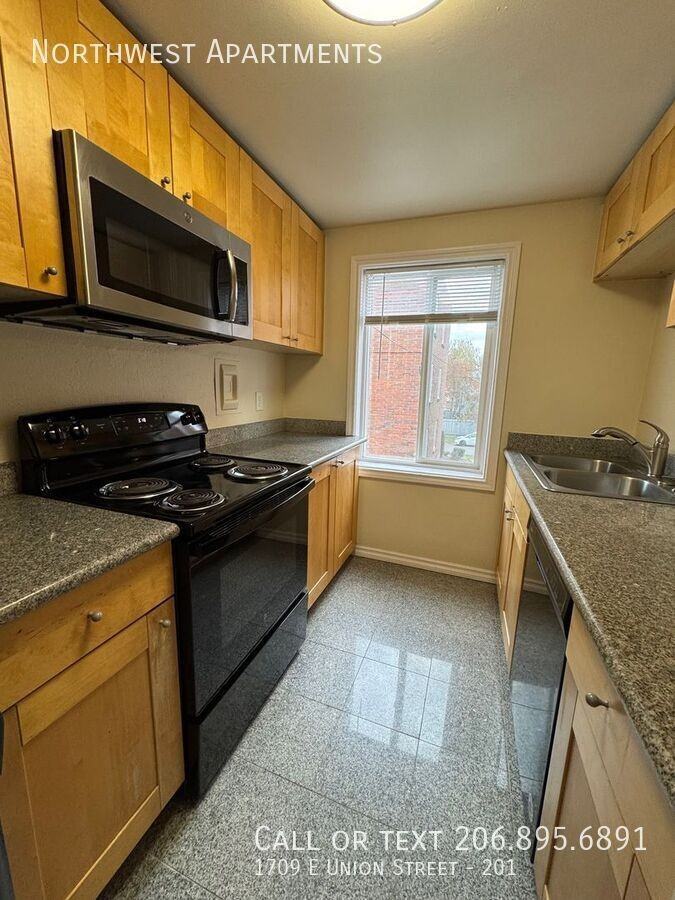 1709 East Union Street #201 - Photo 3 of 13