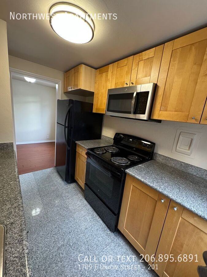 1709 East Union Street #201 - Photo 4 of 13