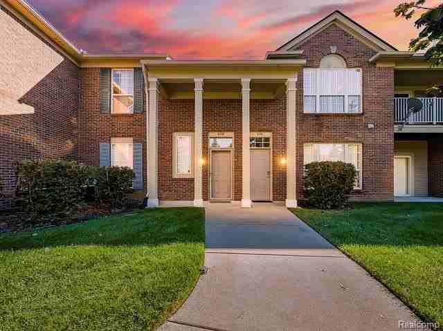 8208 Chesapeake Cir #95