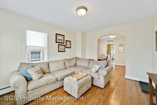 2309 N Kenmore St - Photo 3 of 24