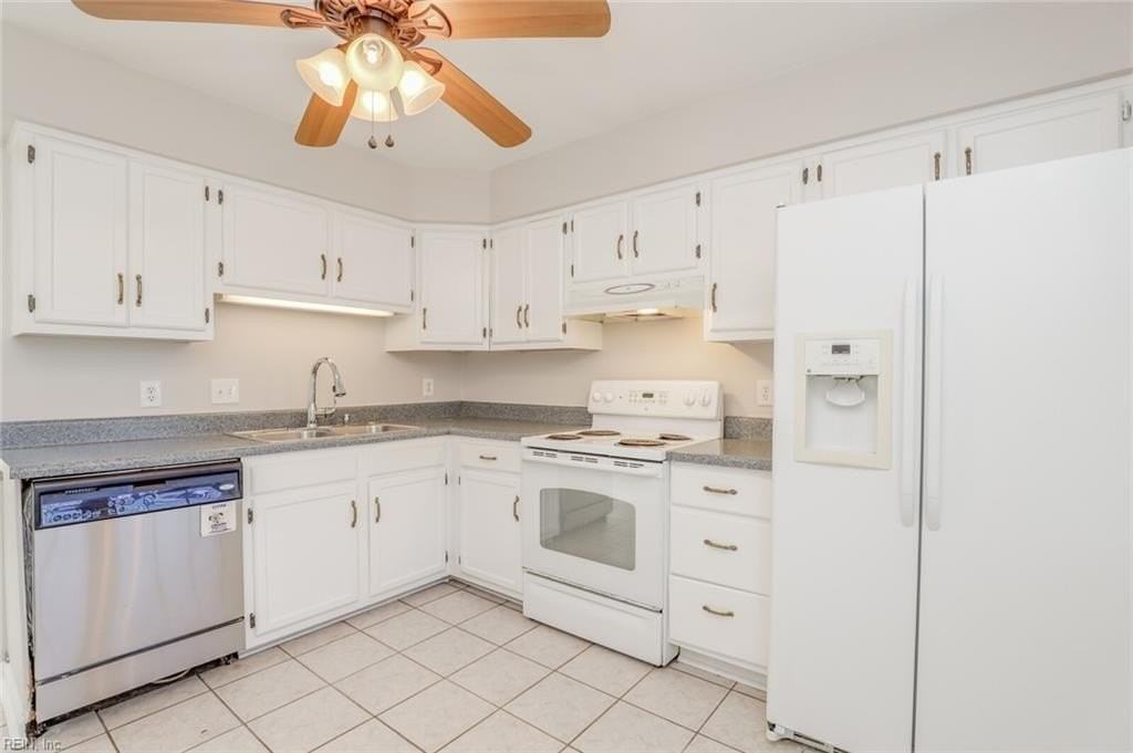 4755 Old Hickory Road - Photo 3 of 40