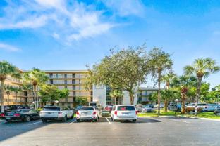 15 Royal Palm Way #6040 - Photo 1 of 1