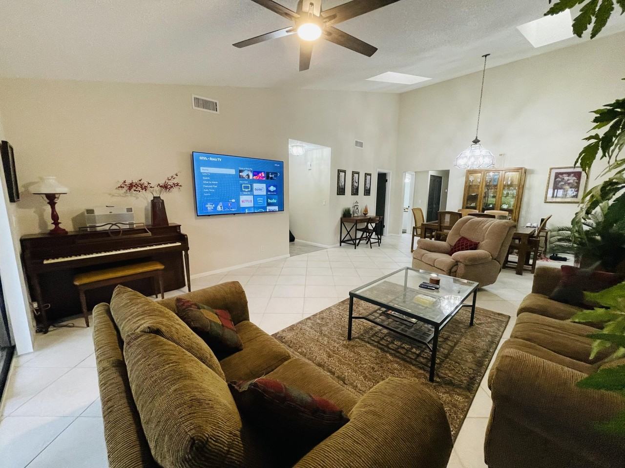 354 Sw 28th Ave - Photo 3 of 49