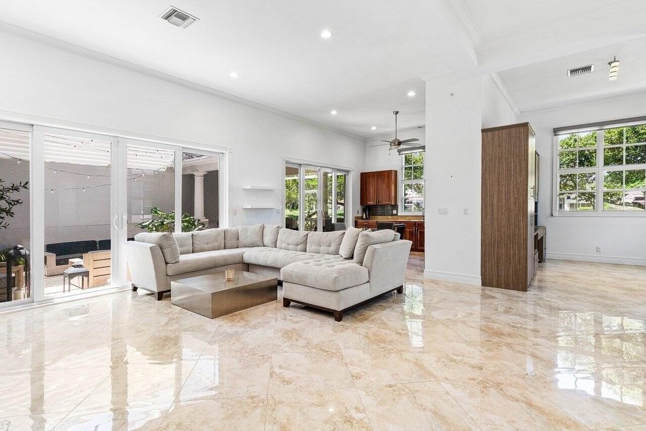 4023 Nw 58th St - Photo 2 of 20